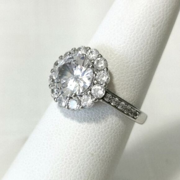 New 3ct CZ halo scallop flower ring size 6 - Picture 1 of 9